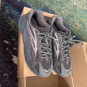 YEEZY 700 Boost